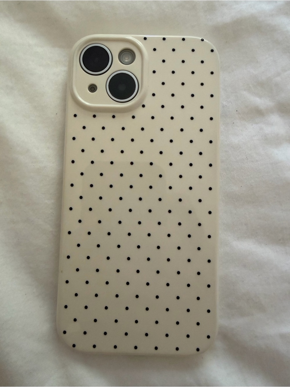 iPhone 15 Slim Cream Protective Silicone Phone Case with Camera Guard
